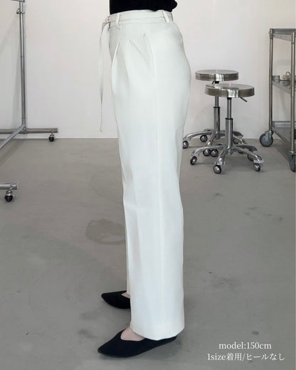 美脚見えタックワイドストレートパンツ