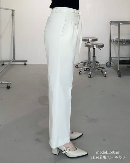 美脚見えタックワイドストレートパンツ