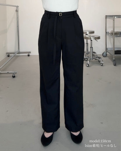 美脚見えタックワイドストレートパンツ