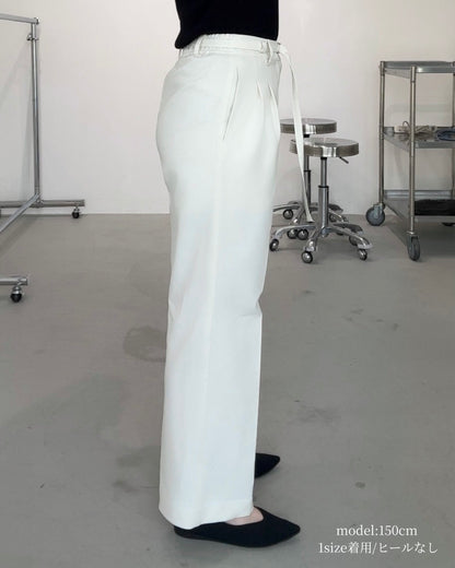 美脚見えタックワイドストレートパンツ