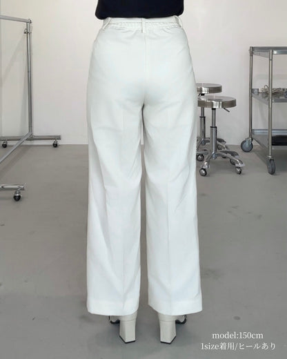 美脚見えタックワイドストレートパンツ
